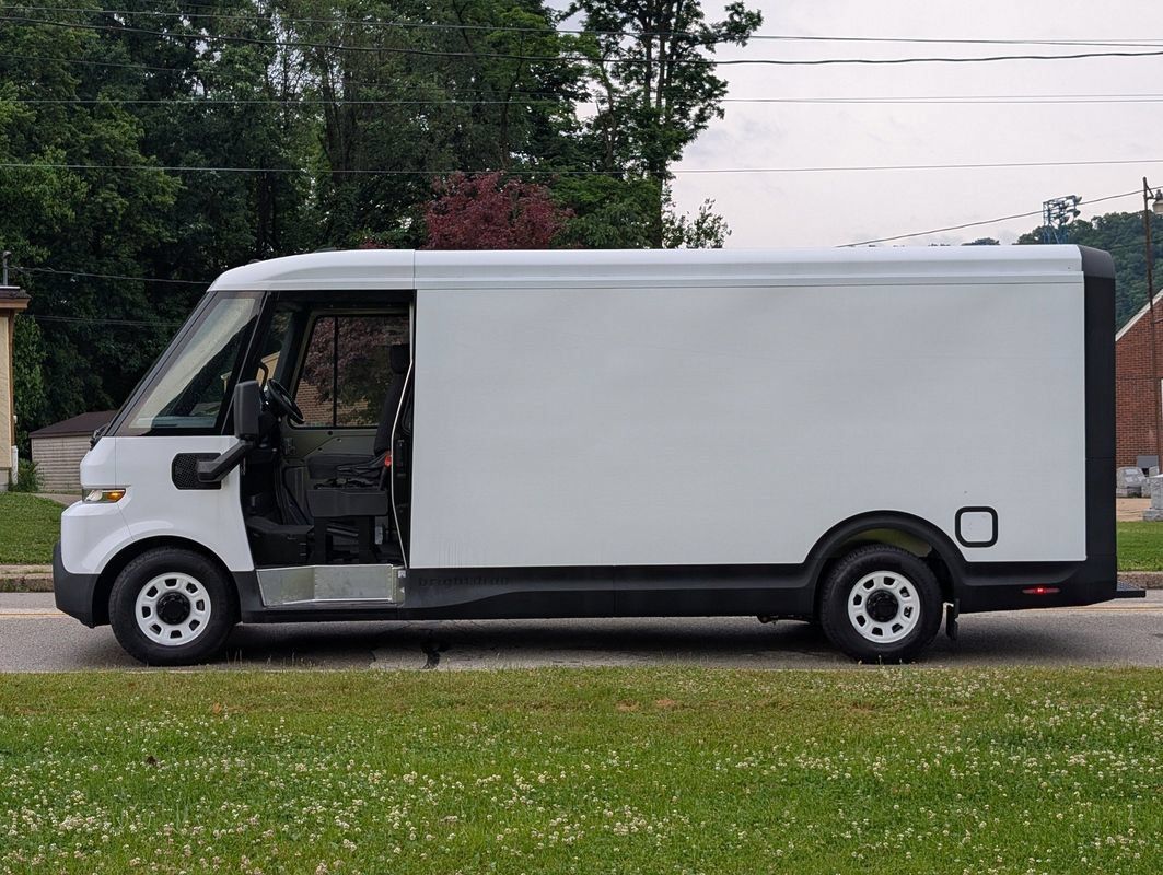 Used 2024 Chevrolet Brightdrop 600 w/ Commercial Equipment Package AWD/4WD image 9