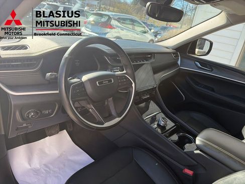 Used 2022 Jeep Grand Cherokee L Limited AWD/4WD image 25