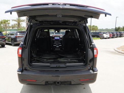 Used 2020 Lincoln Navigator Reserve w/ Equipment Group 208A Reserve AWD/4WD image 38