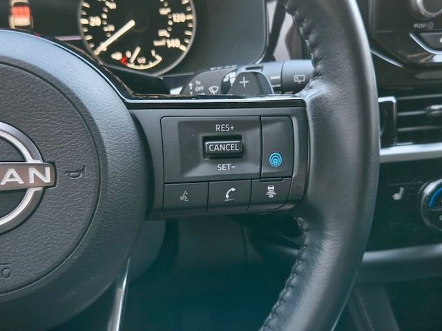 Used 2023 Nissan Pathfinder SV AWD/4WD image 18