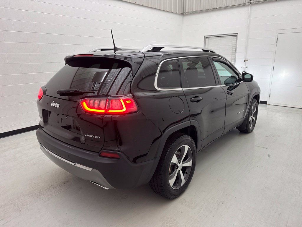 Used 2019 Jeep Cherokee Limited AWD/4WD image 9