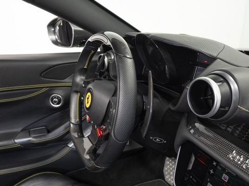 Used 2020 Ferrari Portofino RWD image 53