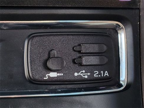 Used 2022 Subaru Ascent Limited w/ Technology Package image 24