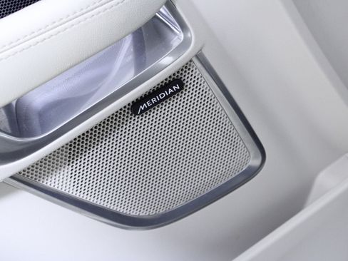 Used 2022 Jaguar E-PACE image 18