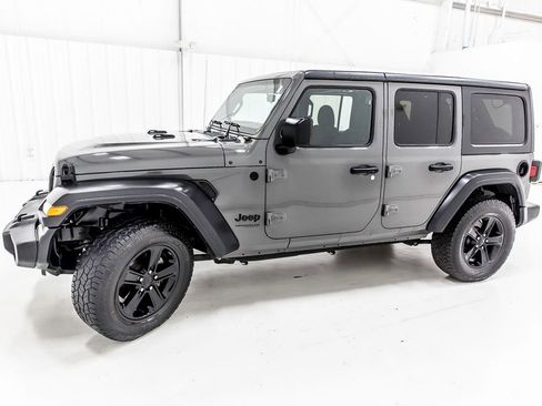 Used 2020 Jeep Wrangler Unlimited Sport image 3