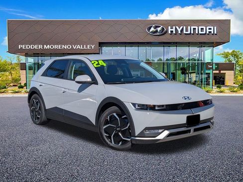 Used 2024 Hyundai Ioniq 5 SE image 2