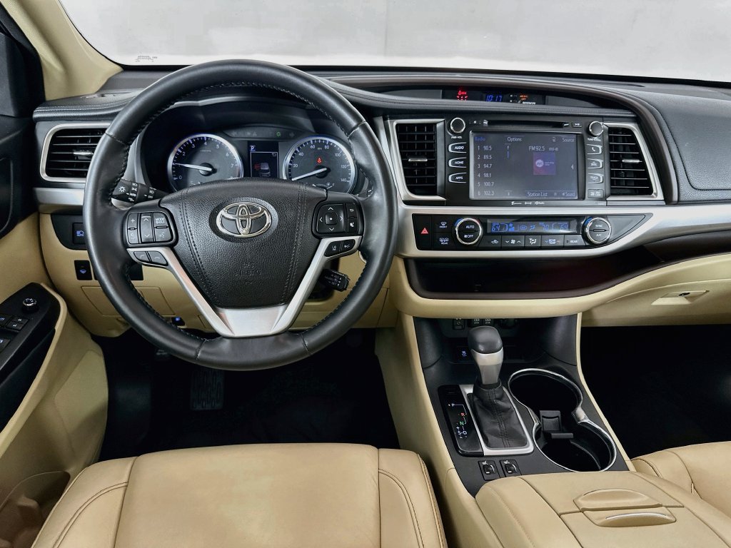 Used 2017 Toyota Highlander XLE FWD image 22