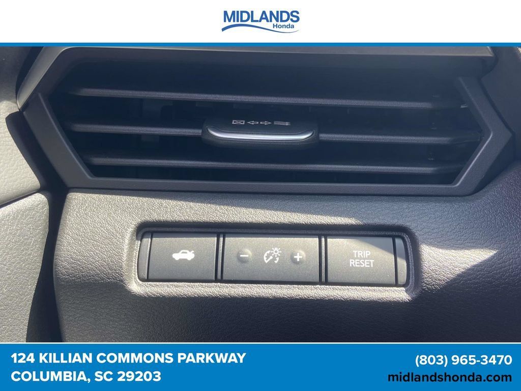Used 2025 Nissan Altima 2.5 SV FWD image 16