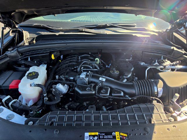 Used 2024 Jeep Grand Cherokee Limited w/ Luxury Tech Group II AWD/4WD image 23