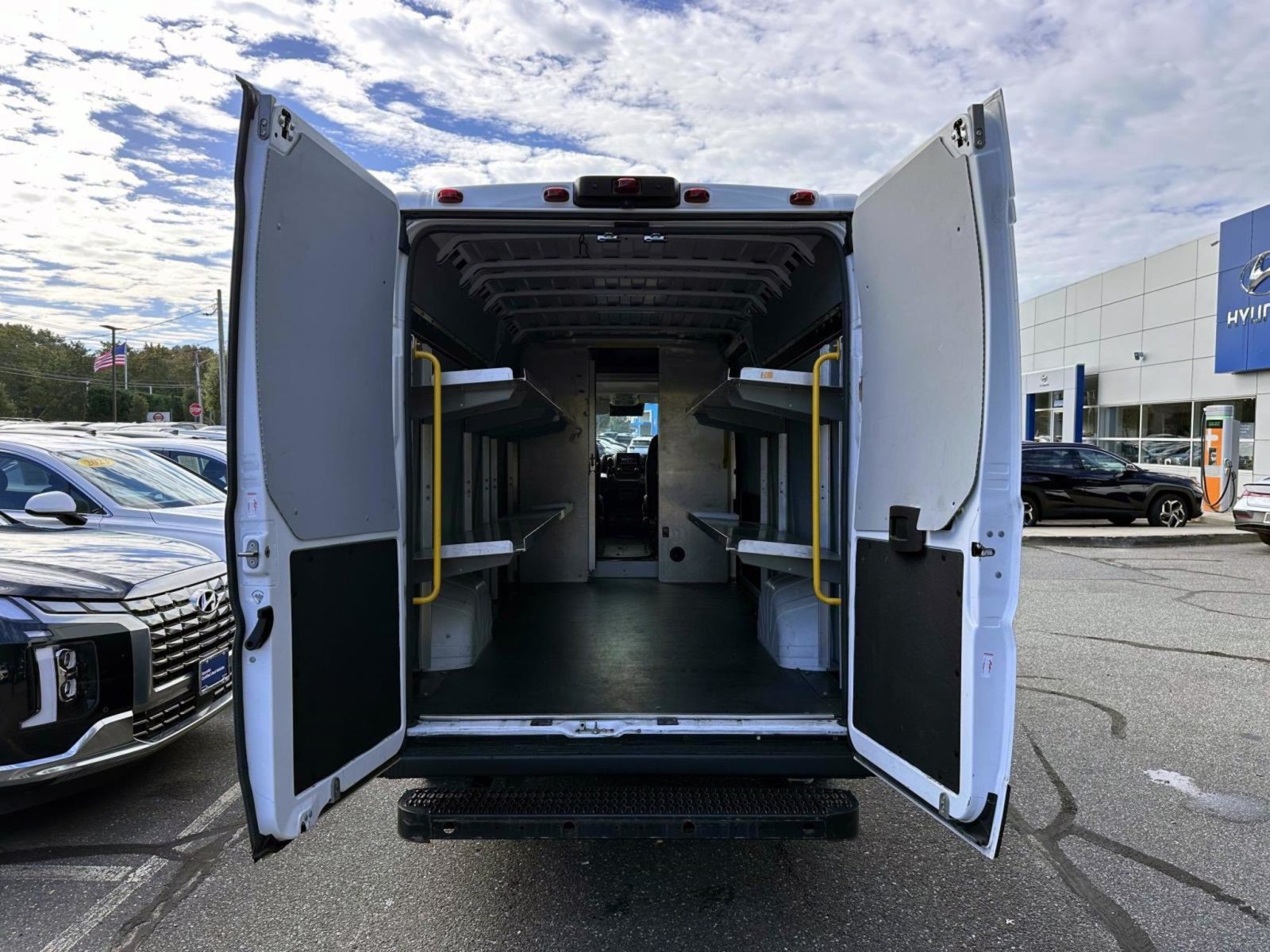 Used 2023 RAM ProMaster 3500 w/ Driver Convenience Group FWD image 7