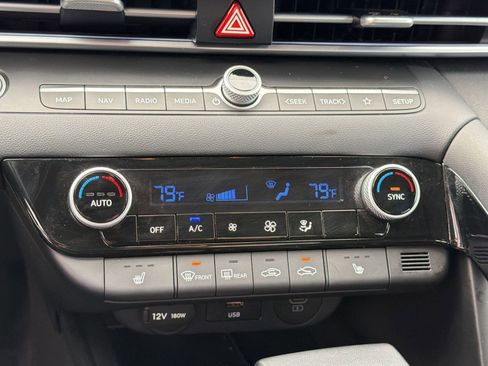 Used 2025 Hyundai Elantra SEL FWD image 17
