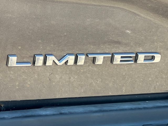 Used 2024 RAM 3500 Limited AWD/4WD image 9