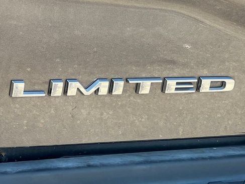 Used 2024 RAM 3500 Limited AWD/4WD image 9
