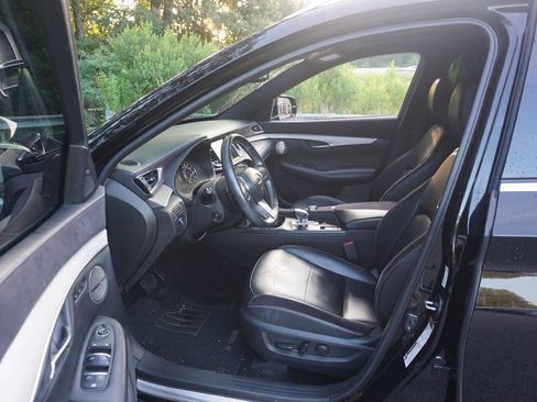 Used 2019 INFINITI QX50 Essential w/ Sensory Package AWD/4WD image 2