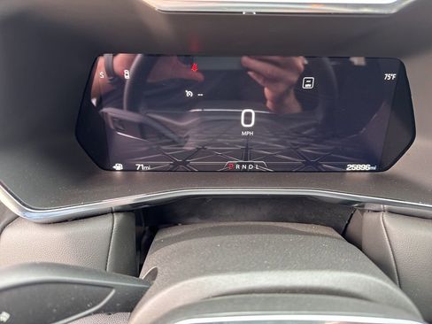 Used 2024 GMC Canyon Elevation image 13