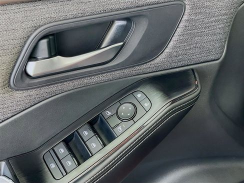 Used 2023 Nissan Rogue SV image 19