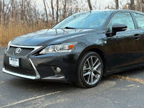 Used 2017 Lexus CT 200h image 3