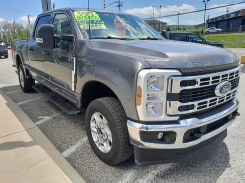 Used 2026 Ford F250 XLT AWD/4WD image 3