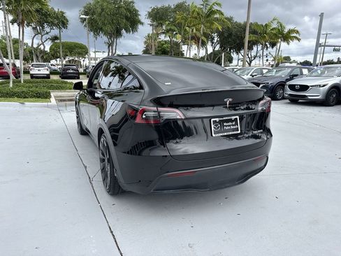 Used 2023 Tesla Model Y Performance AWD/4WD image 13