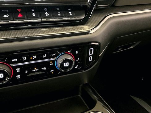 Used 2022 Chevrolet Silverado 1500 ZR2 w/ Technology Package image 29