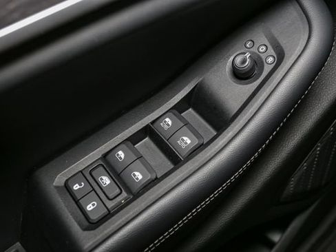 Used 2023 Jeep Grand Cherokee L Limited w/ Black Appearance Package AWD/4WD image 42
