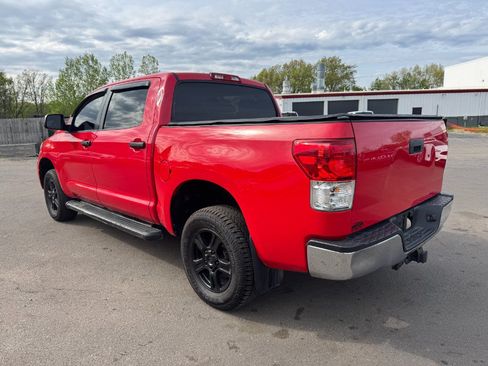 Used 2011 Toyota Tundra 4x4 CrewMax image 3
