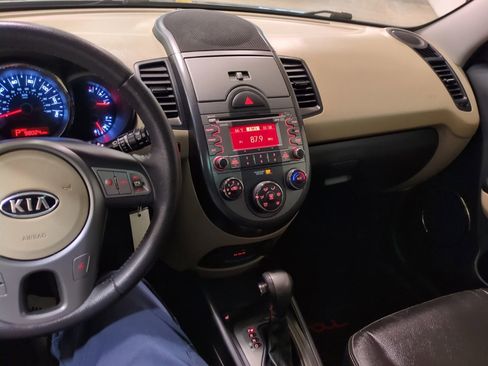 Used 2011 Kia Soul ! w/ Premium Pkg image 20