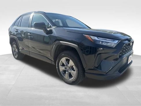 Used 2023 Toyota RAV4 LE AWD/4WD image 8