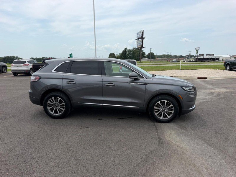Used 2022 Lincoln Nautilus Reserve AWD/4WD image 4