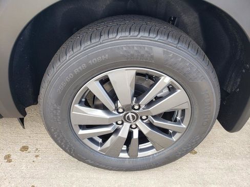 New 2025 Nissan Pathfinder SV image 12