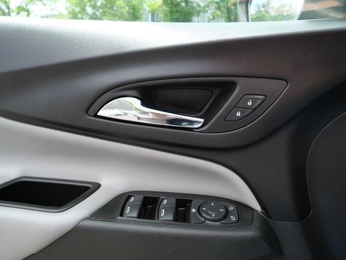 Used 2022 Chevrolet Equinox LT AWD/4WD image 15