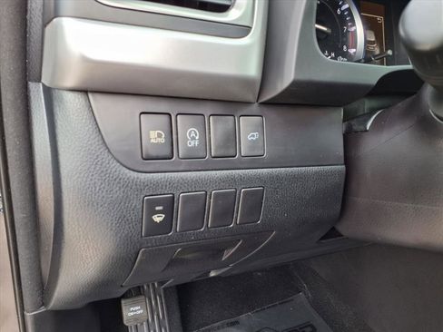 Used 2018 Toyota Highlander XLE image 22