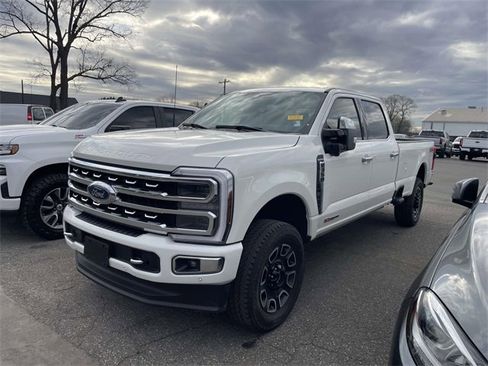 Used 2024 Ford F350 Platinum w/ FX4 Off-Road Package image 3