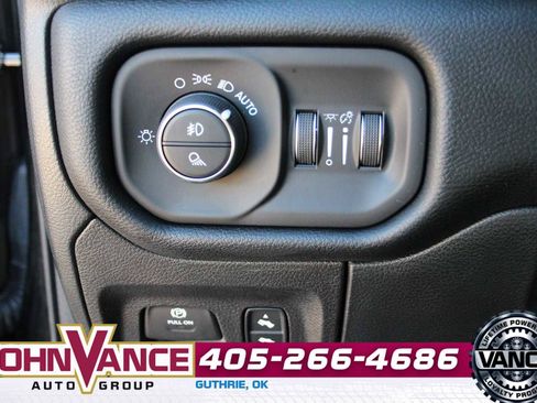 Used 2022 RAM 1500 Laramie image 33