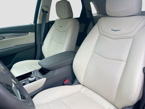 Used 2025 Cadillac XT5 Premium Luxury FWD image 21