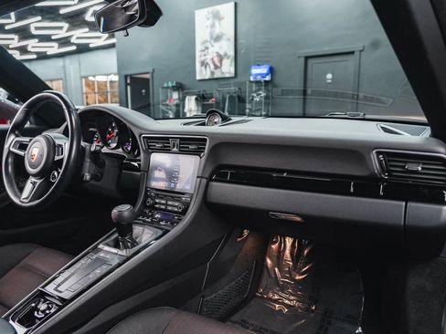 Used 2018 Porsche 911 Carrera T RWD image 43