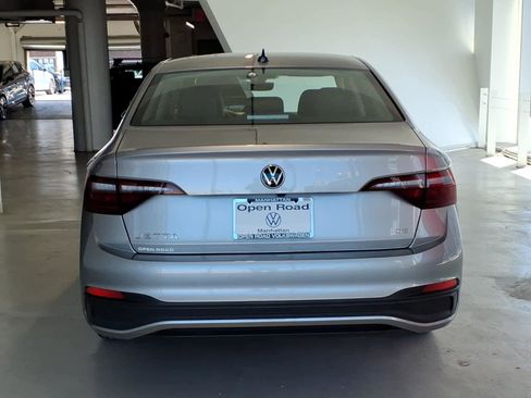 Certified 2023 Volkswagen Jetta SE FWD image 5