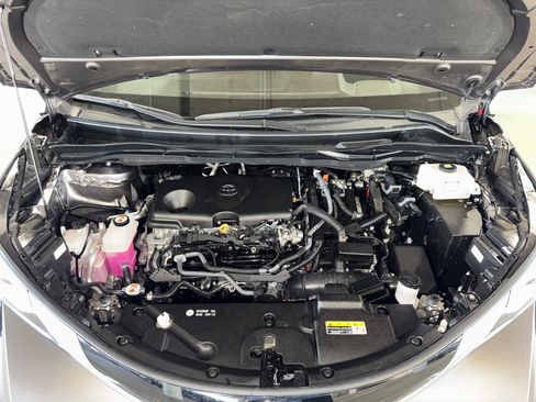 Used 2024 Toyota Sienna Platinum image 35