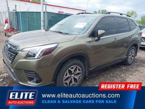 Used 2023 Subaru Forester Premium AWD/4WD image 3