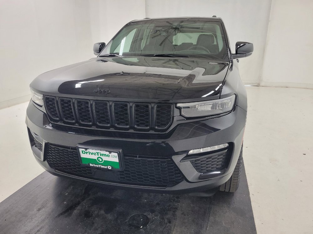 Used 2023 Jeep Grand Cherokee Limited w/ Black Appearance Package AWD/4WD image 15