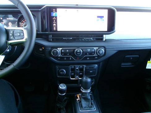 New 2025 Jeep Wrangler Unlimited Sahara image 13