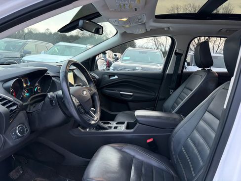 Used 2018 Ford Escape Titanium image 5