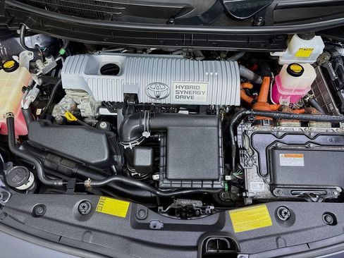 Used 2014 Toyota Prius Two FWD image 33