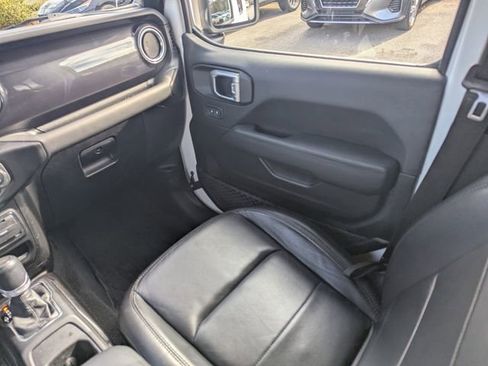 Used 2021 Jeep Wrangler Unlimited Sahara image 16