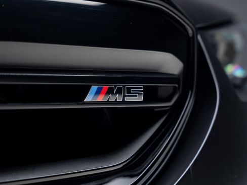 Used 2025 BMW M5 w/ Carbon Package image 13