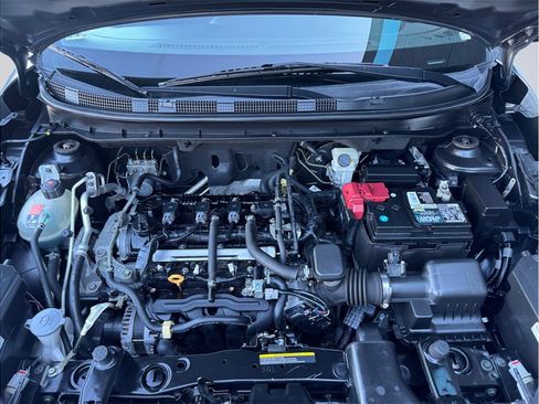 Used 2019 Nissan Kicks SV FWD image 8