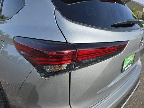Certified 2025 Toyota Highlander XSE AWD/4WD image 38