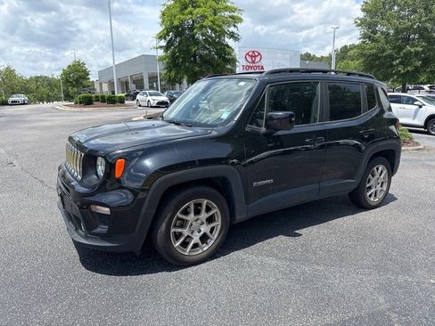 Used 2020 Jeep Renegade Latitude w/ Popular Equipment Group FWD image 2