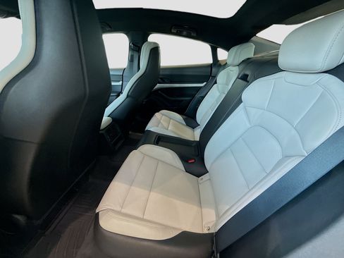 Used 2020 Porsche Taycan 4S image 22