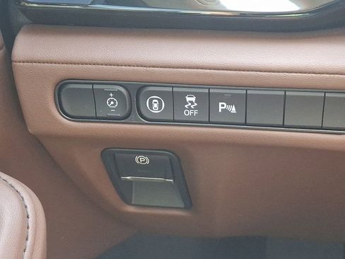 Certified 2024 Acura MDX SH-AWD w/ Technology Package image 24